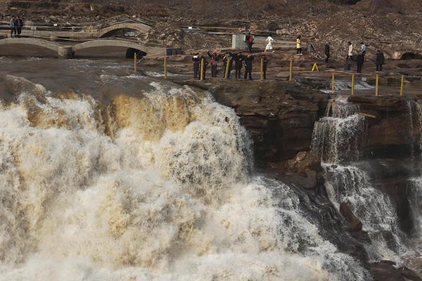 《銀色器物》by入殮師