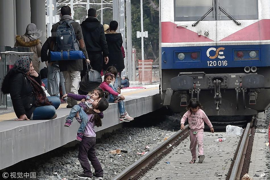 意外三人行by我太甜了百度網(wǎng)盤