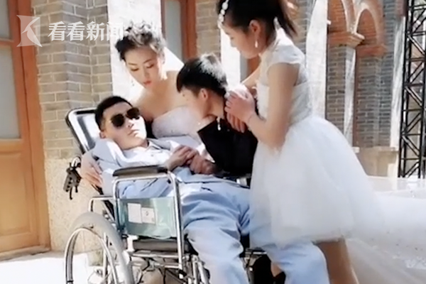 《握(限)鄧小小》小說